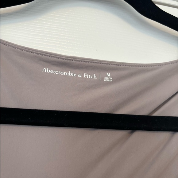 Abercrombie & Fitch Soft Matte Seamless Short-Sleeve Squareneck Bodysuit NWT - Picture 8 of 9